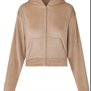 SKIMS Velour Hoodie XL (NWOT)